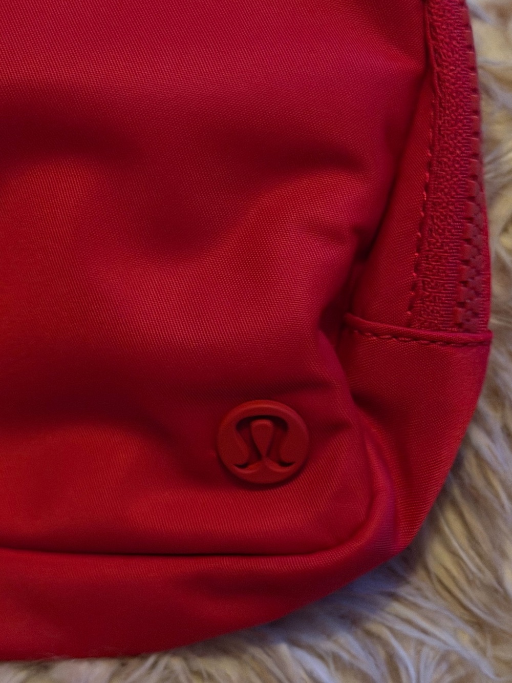 Lululemon Everywhere Belt Bag - Picture 4 of 10
